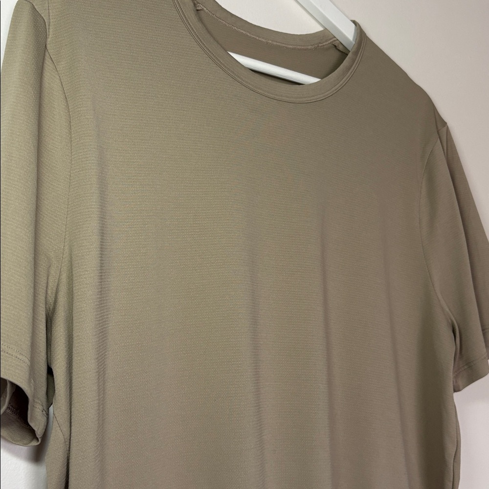 NEW Lululemon Training Short-Sleeve Shirt Warm Ash Grey Size 6 - Picture 4 of 4